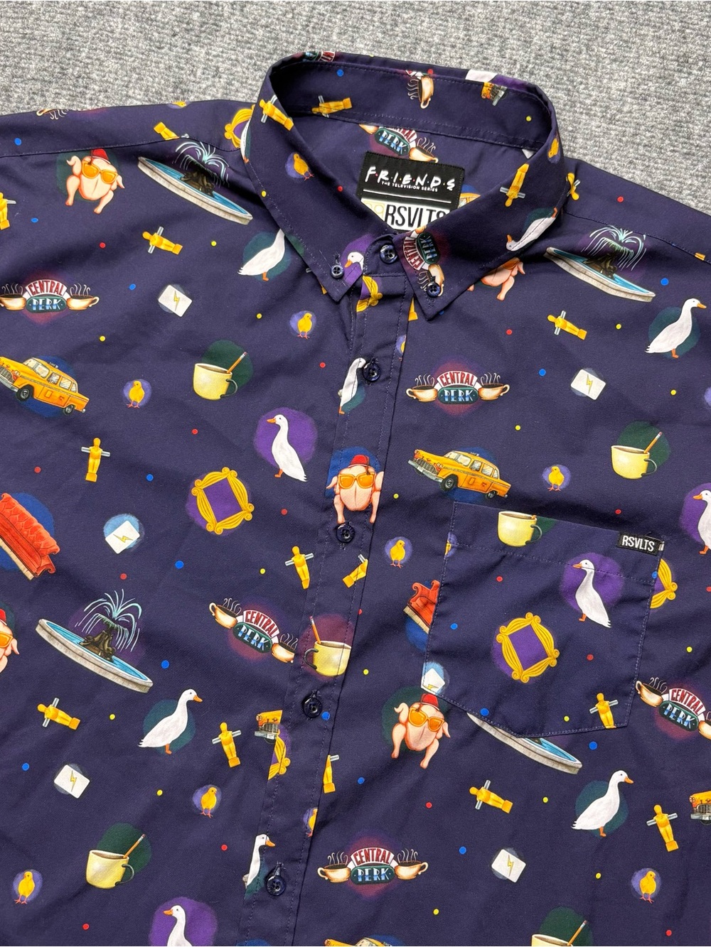 RSVLTS Shirt Mens 2XL Friends The One With Everything Central Perk Kunuflex